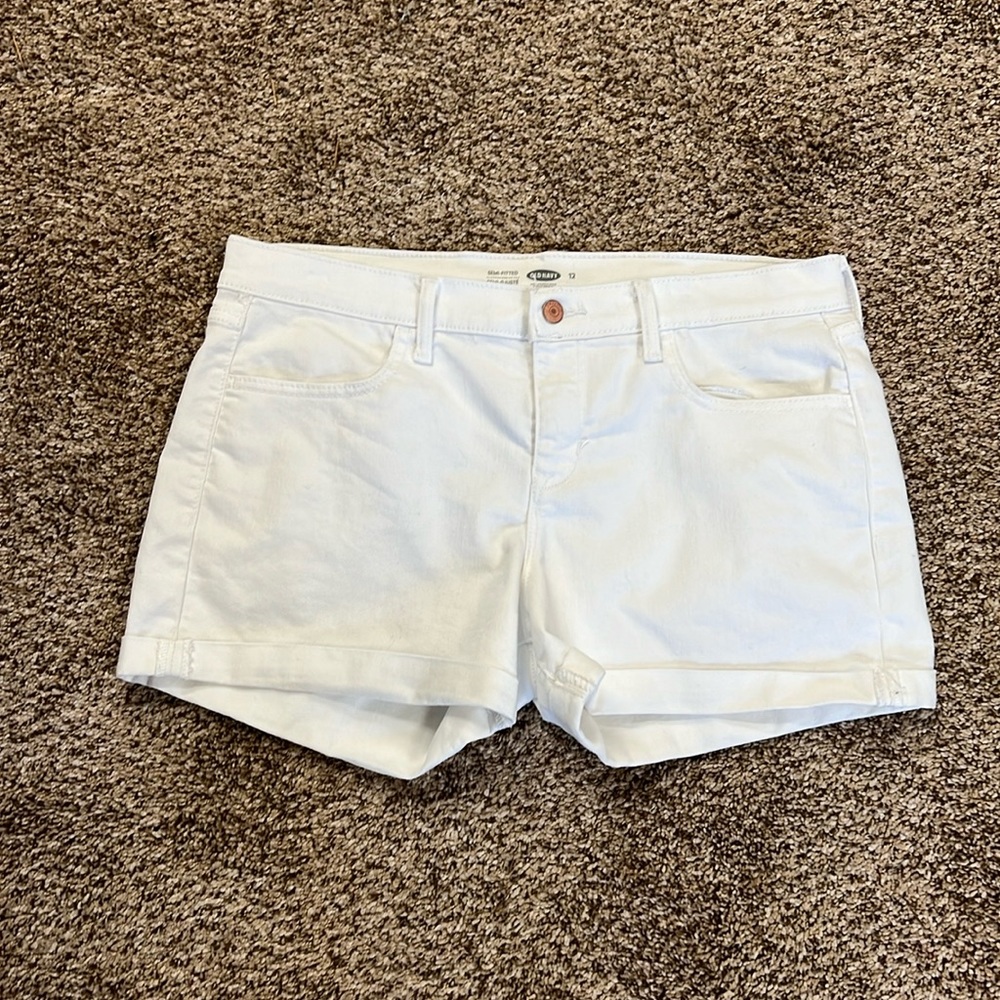Women’s white Old Navy shorts size 12